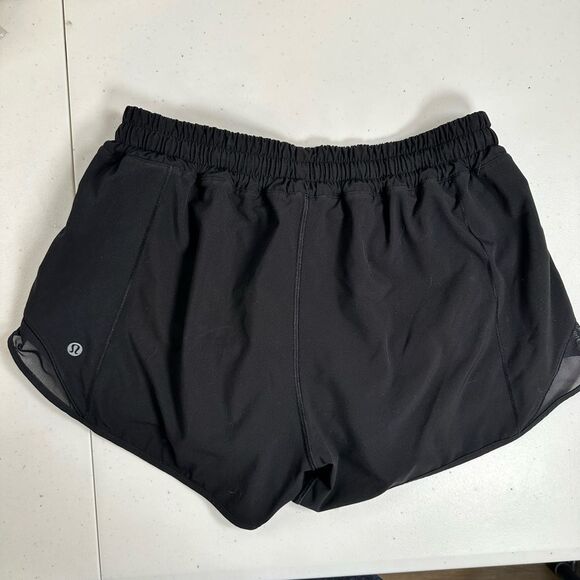 EUC Lululemon Women's Hotty Hot Black Athletic Shorts 4” Inseam - Size 10 - Picture 8 of 11